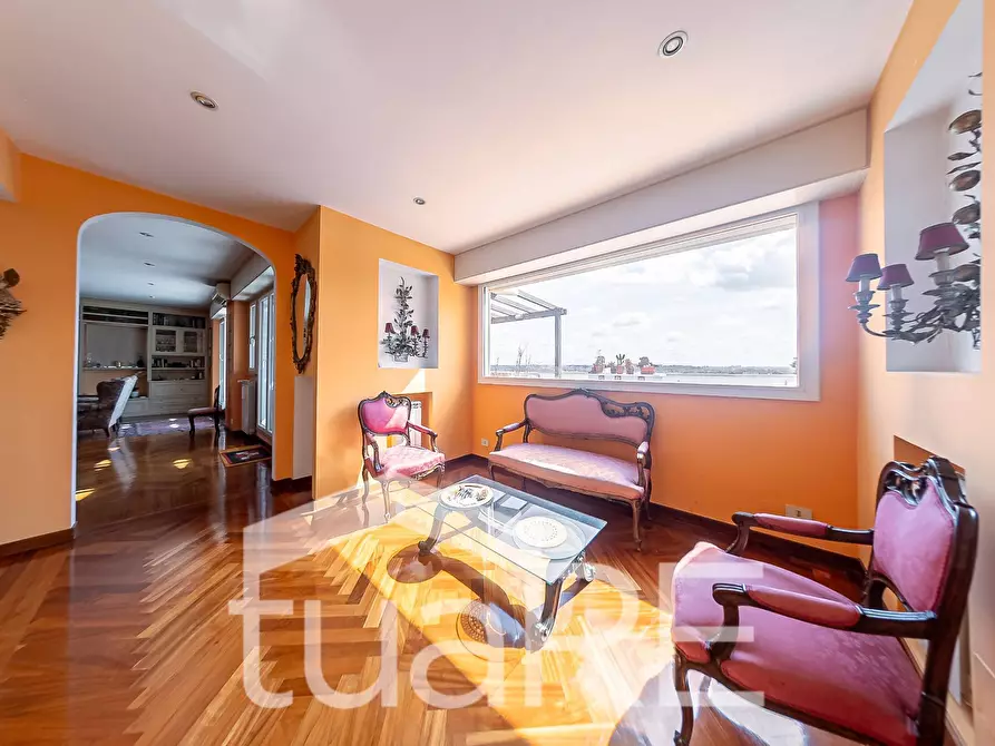 Immagine 33 di Attico in vendita  in Via Dei Colli Della Farnesina a Roma