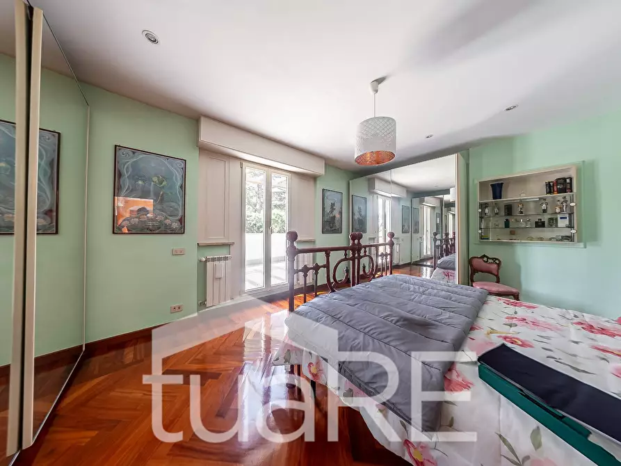 Immagine 35 di Attico in vendita  in Via Dei Colli Della Farnesina a Roma