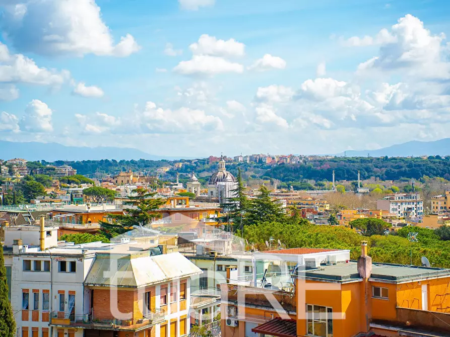 Immagine 37 di Attico in vendita  in Via Dei Colli Della Farnesina a Roma