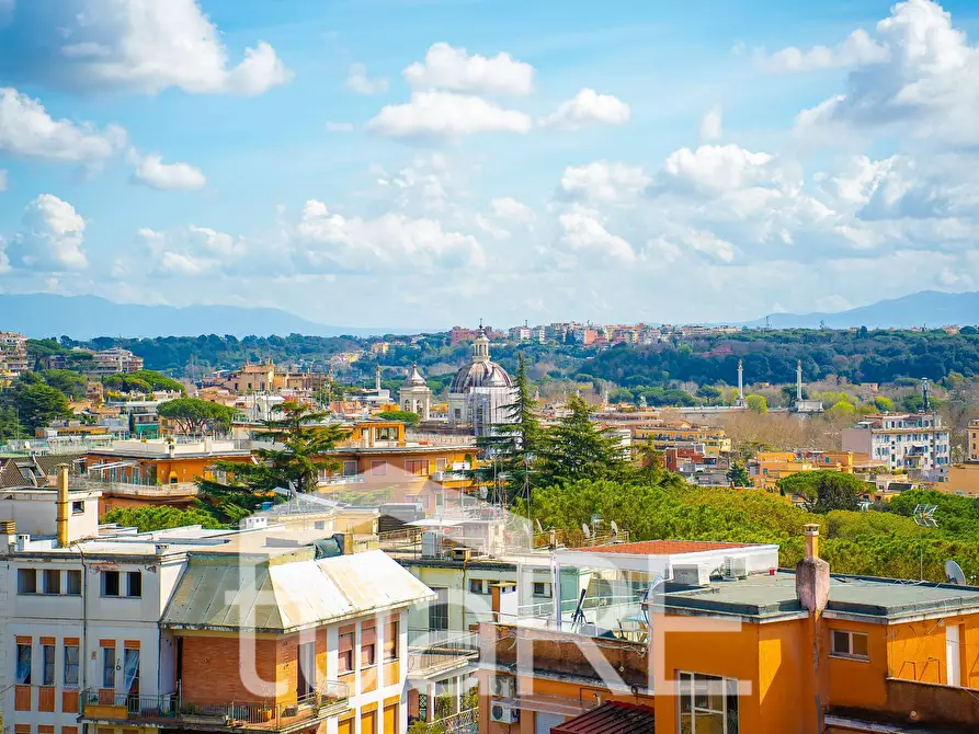 Immagine 38 di Attico in vendita  in Via Dei Colli Della Farnesina a Roma