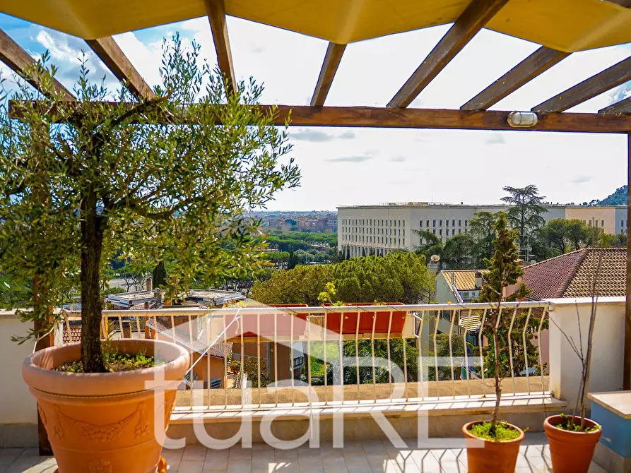 Immagine 40 di Attico in vendita  in Via Dei Colli Della Farnesina a Roma