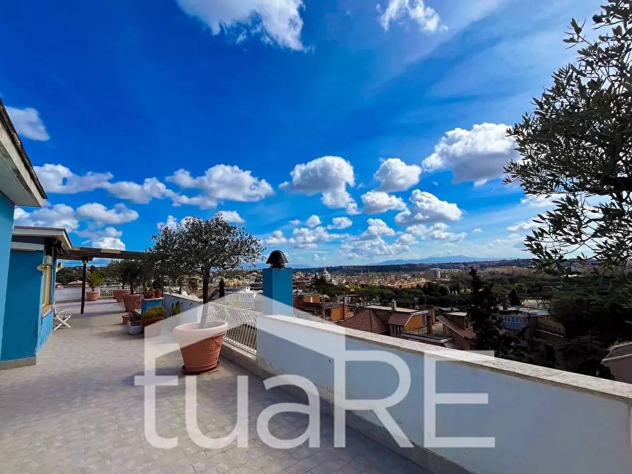 Immagine 49 di Attico in vendita  in Via Dei Colli Della Farnesina a Roma