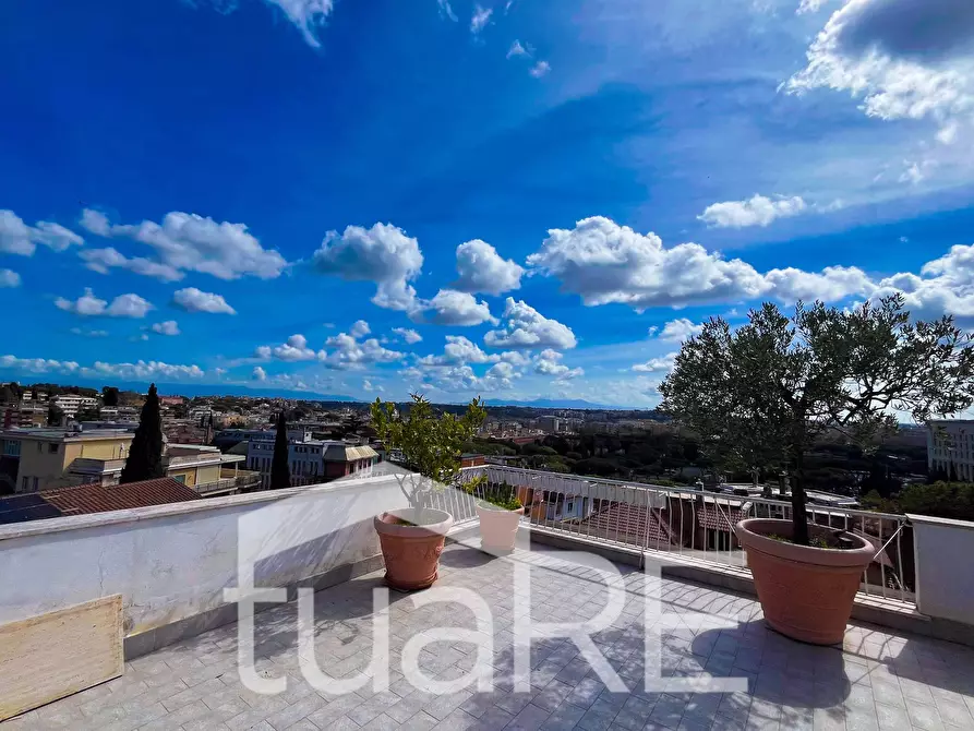 Immagine 52 di Attico in vendita  in Via Dei Colli Della Farnesina a Roma