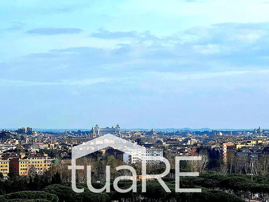 Immagine 59 di Attico in vendita  in Via Dei Colli Della Farnesina a Roma