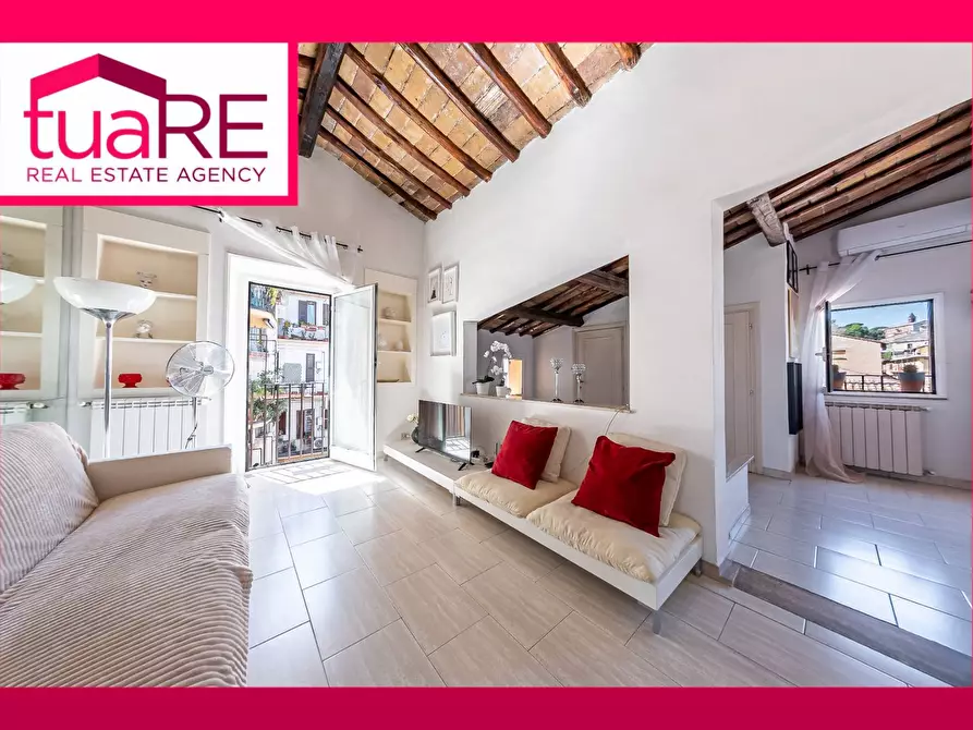 Immagine 1 di Appartamento in vendita  in Piazza Di San Cosimato a Roma