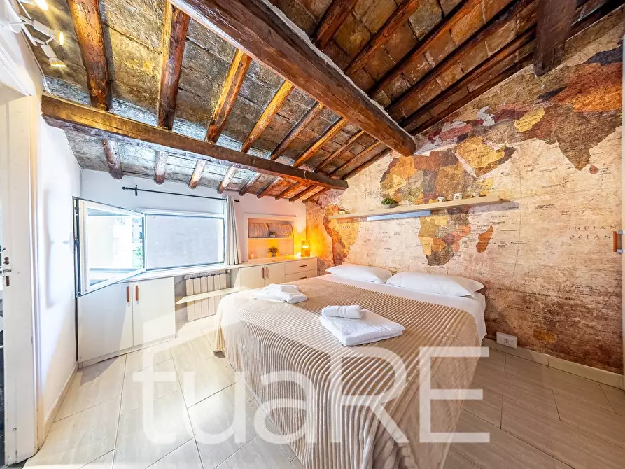 Immagine 7 di Appartamento in vendita  in Piazza Di San Cosimato a Roma