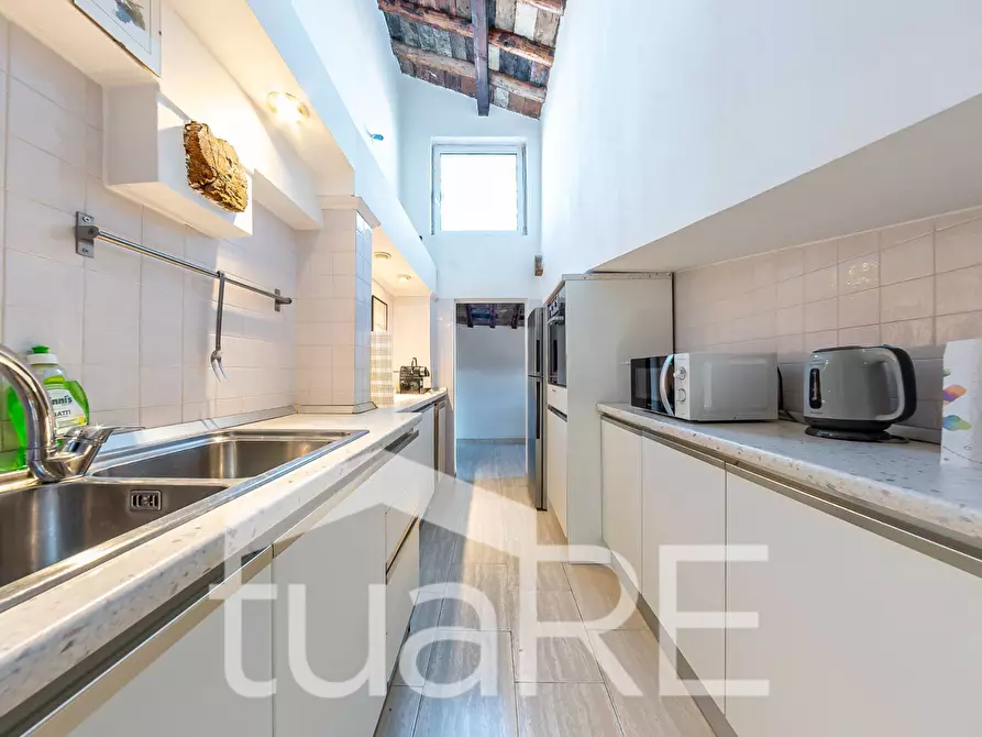 Immagine 10 di Appartamento in vendita  in Piazza Di San Cosimato a Roma