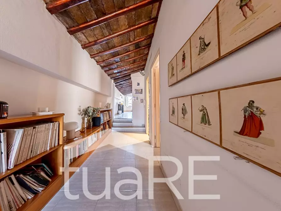 Immagine 11 di Appartamento in vendita  in Piazza Di San Cosimato a Roma