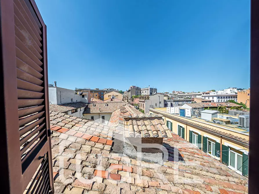 Immagine 13 di Appartamento in vendita  in Piazza Di San Cosimato a Roma