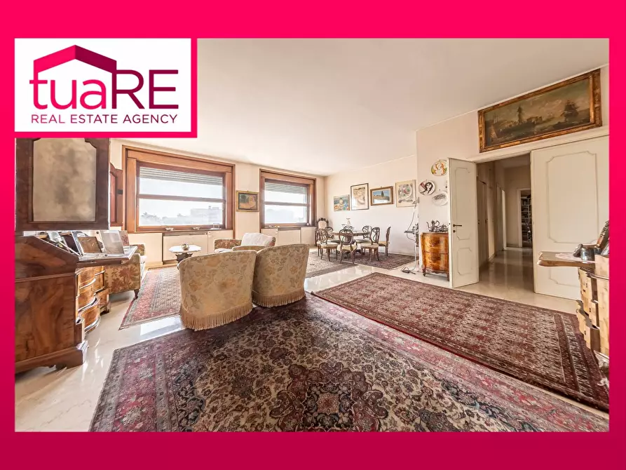 Immagine 1 di Appartamento in vendita  in Viale Castro Pretorio a Roma