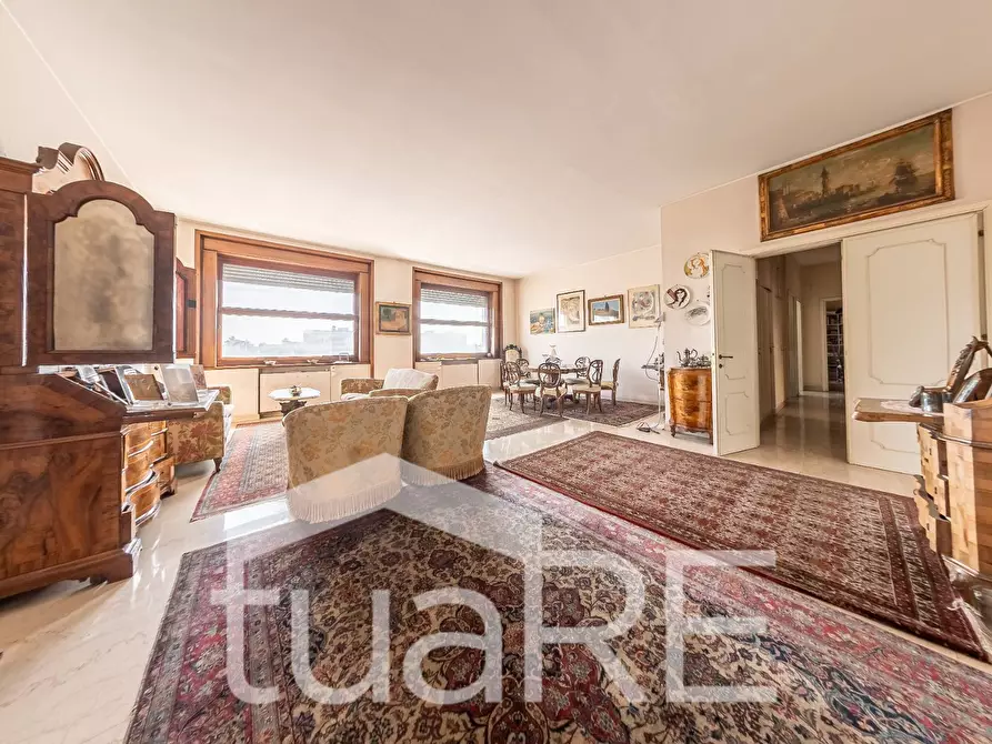 Immagine 4 di Appartamento in vendita  in Viale Castro Pretorio a Roma