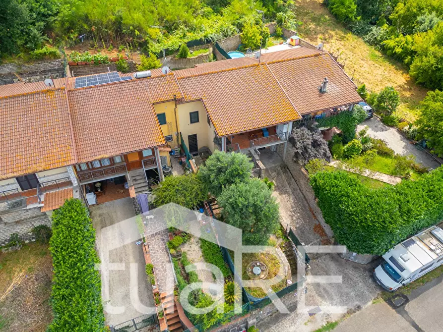 Immagine 19 di Villetta a schiera in vendita  in via dei pini a Nepi