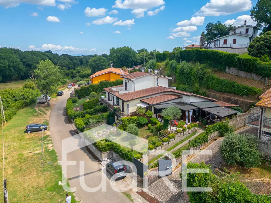 Immagine 24 di Villetta a schiera in vendita  in via dei pini a Nepi