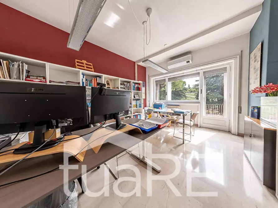 Immagine 3 di Appartamento in vendita  in Via Gregorio Vii a Roma