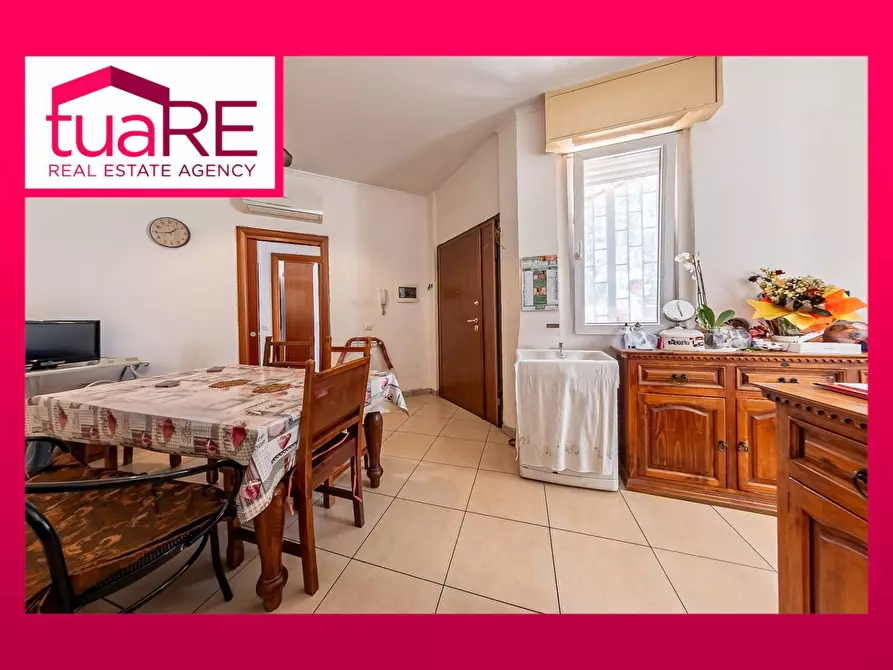 Immagine 1 di Appartamento in vendita  in Via Dell' Archeologia a Roma