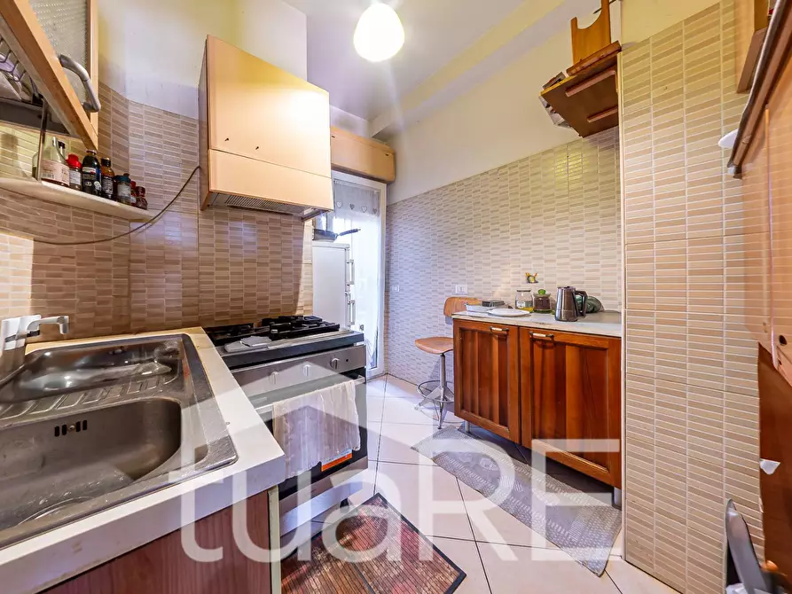 Immagine 3 di Appartamento in vendita  in Via Dell' Archeologia a Roma