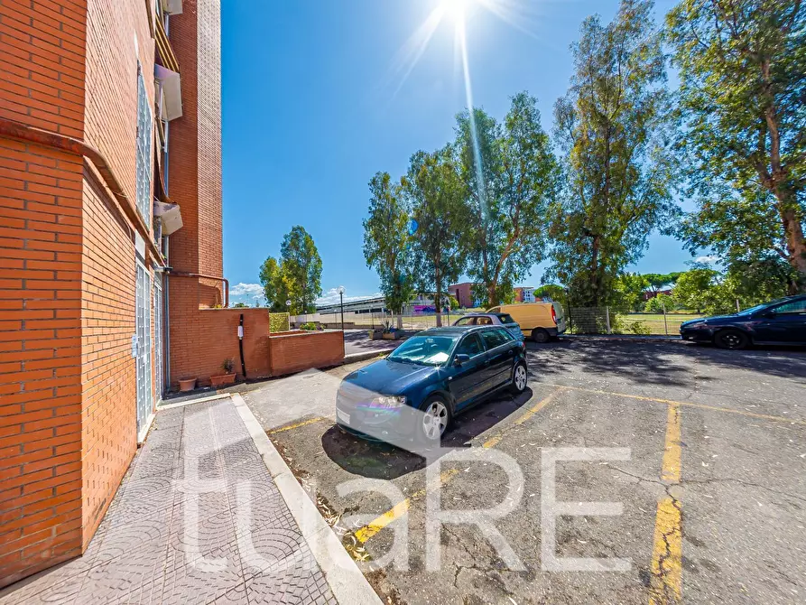 Immagine 11 di Box auto in vendita  in Via Dell' Archeologia a Roma