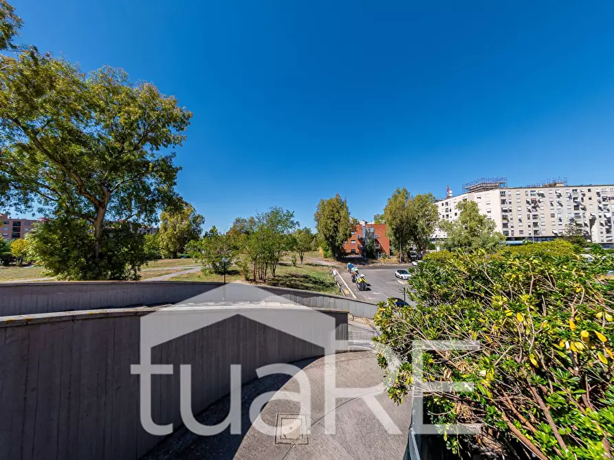 Immagine 19 di Box auto in vendita  in Via Dell' Archeologia a Roma