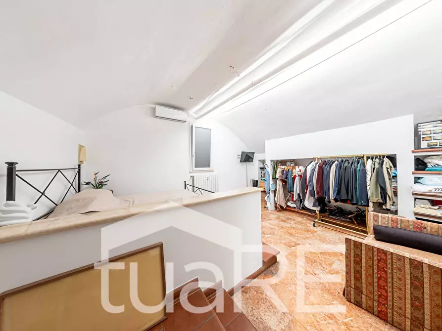 Immagine 4 di Appartamento in vendita  in Salita Di Sant'onofrio a Roma