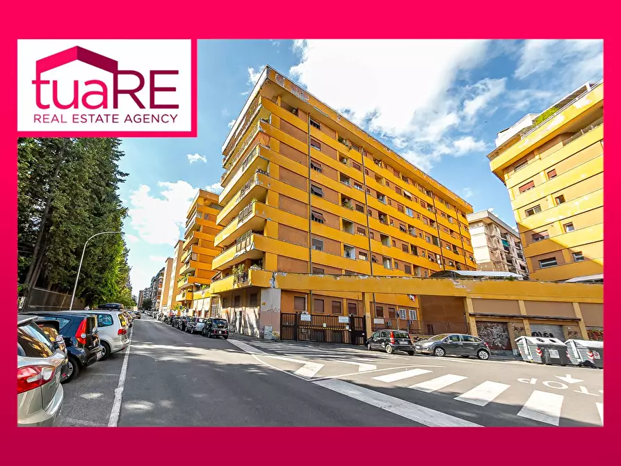 Immagine 1 di Appartamento in vendita  in Via Ignazio Persico a Roma