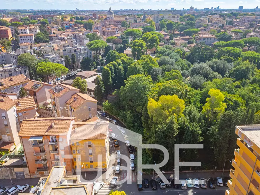 Immagine 4 di Appartamento in vendita  in Via Ignazio Persico a Roma