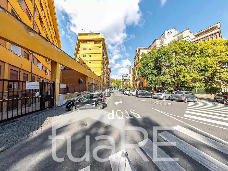 Immagine 8 di Appartamento in vendita  in Via Ignazio Persico a Roma