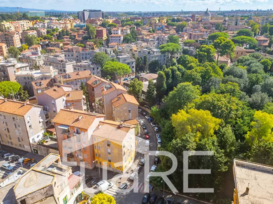 Immagine 17 di Appartamento in vendita  in Via Ignazio Persico a Roma