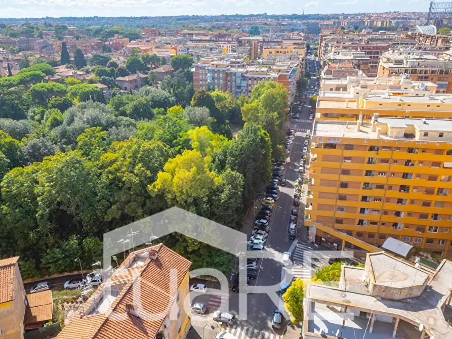 Immagine 19 di Appartamento in vendita  in Via Ignazio Persico a Roma