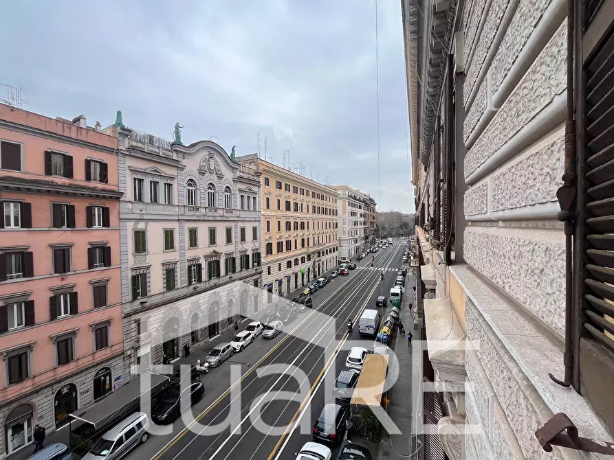 Immagine 3 di Appartamento in vendita  in Via Principe Eugenio a Roma