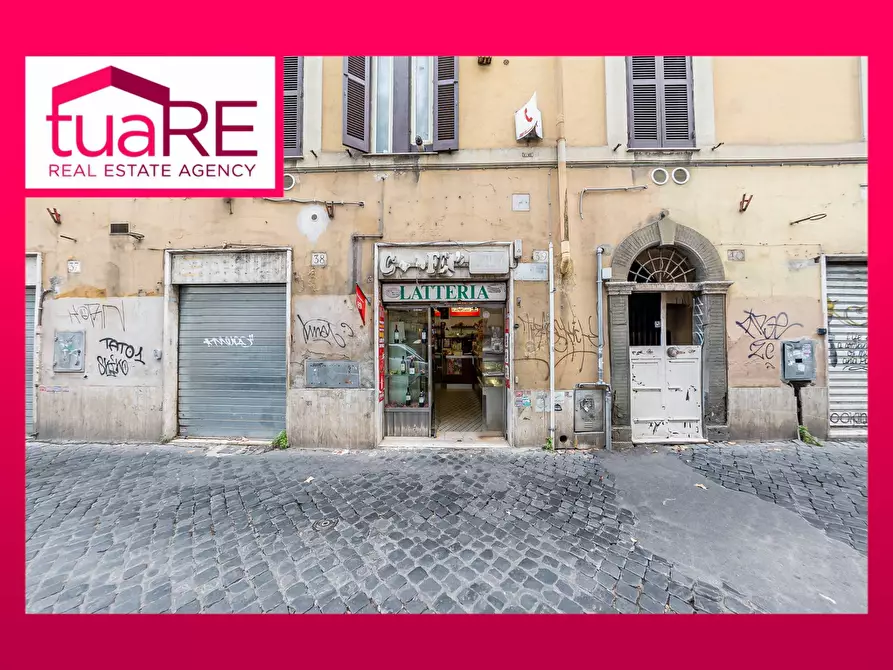 Immagine 1 di Negozio in vendita  in Via Della Lungara a Roma