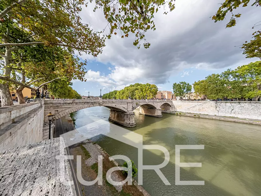 Immagine 7 di Negozio in vendita  in Via Della Lungara a Roma