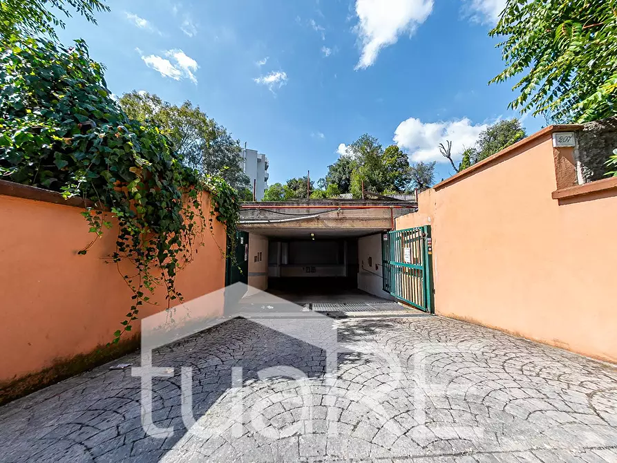 Immagine 7 di Box auto in vendita  in Via Festo Avieno a Roma