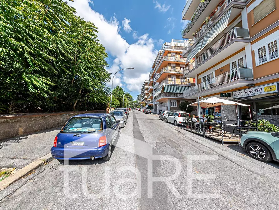 Immagine 17 di Box auto in vendita  in Via Festo Avieno a Roma