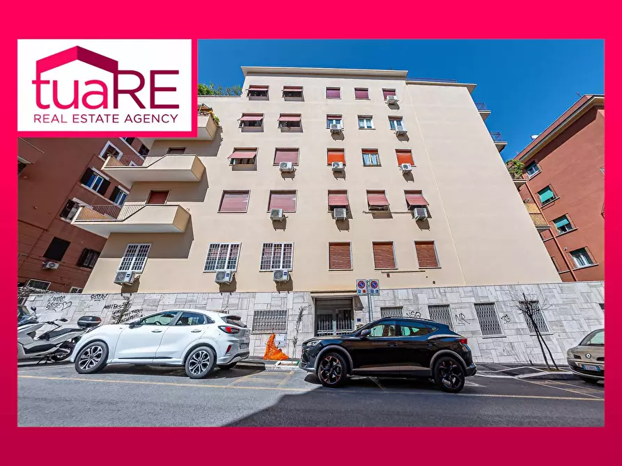 Immagine 1 di Appartamento in vendita  in Via Laura Mantegazza a Roma