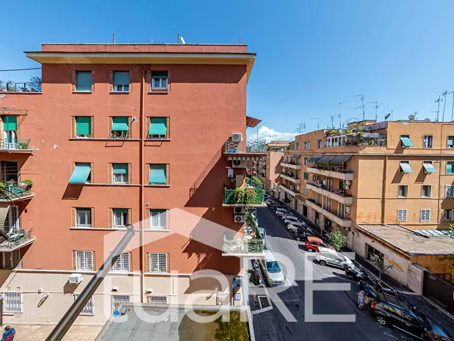 Immagine 12 di Appartamento in vendita  in Via Laura Mantegazza a Roma