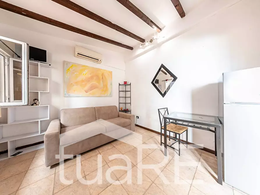 Immagine 2 di Appartamento in vendita  in Via Dell' Argilla a Roma