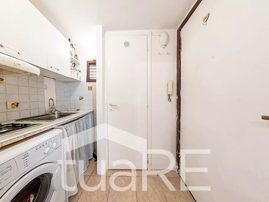 Immagine 12 di Appartamento in vendita  in Via Dell' Argilla a Roma