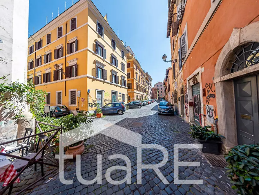 Immagine 4 di Negozio in vendita  in Via Del Mattonato a Roma