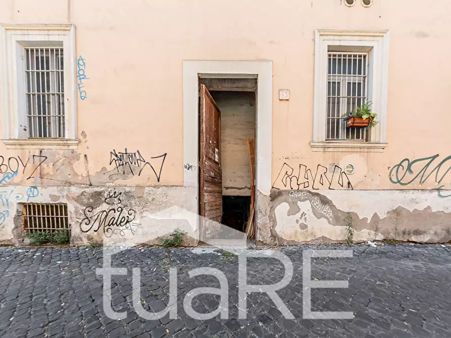 Immagine 5 di Negozio in vendita  in Via Del Mattonato a Roma
