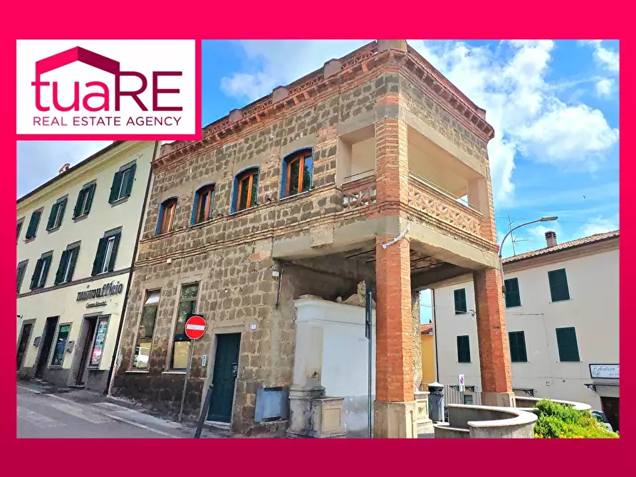 Immagine 1 di Palazzo in vendita  in Via Roma a Canale Monterano