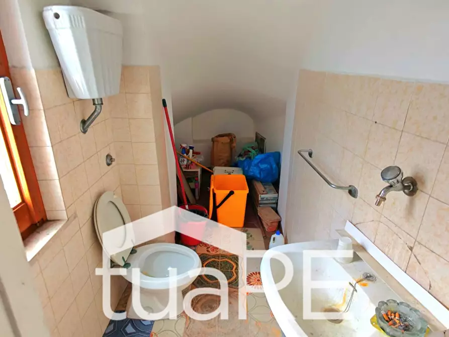 Immagine 14 di Palazzo in vendita  in Via Roma a Canale Monterano