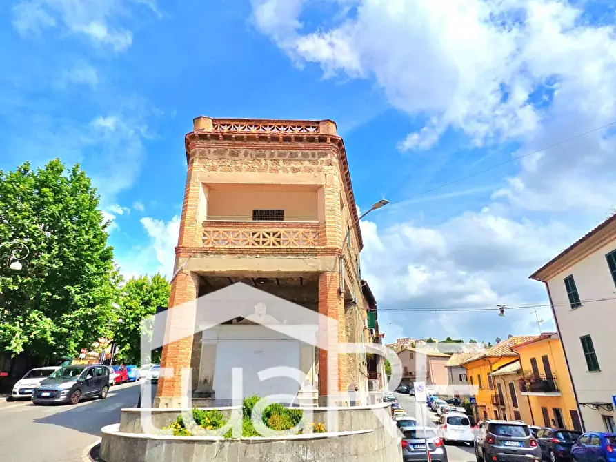 Immagine 23 di Palazzo in vendita  in Via Roma a Canale Monterano