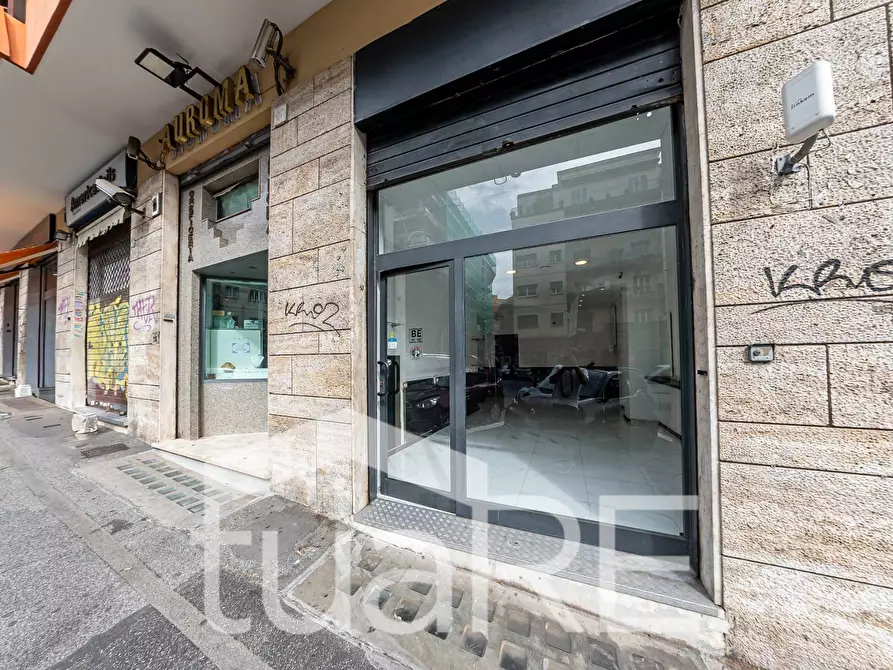 Immagine 6 di Negozio in vendita  in Via Baldo Degli Ubaldi a Roma