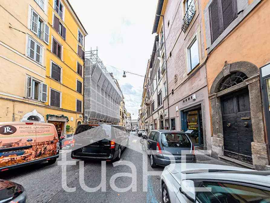 Immagine 20 di Magazzino in vendita  in Via Dei Serpenti a Roma