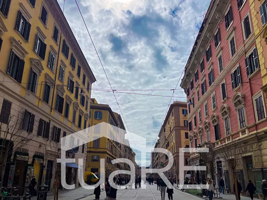Immagine 6 di Negozio in vendita  in Via Degli Scipioni a Roma