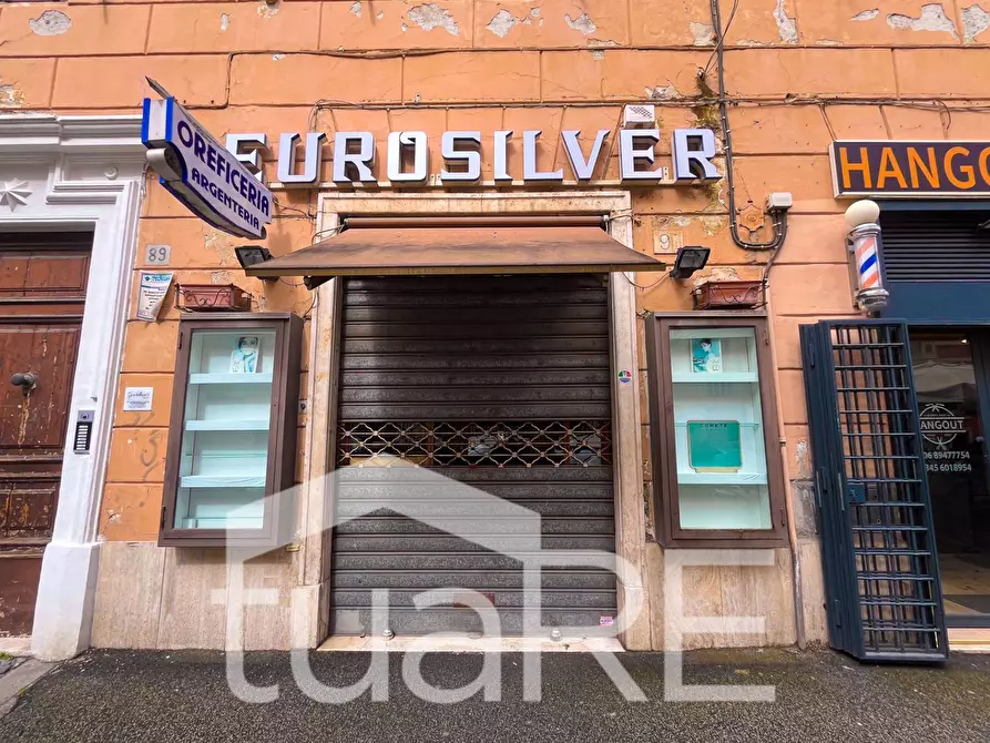 Immagine 7 di Negozio in vendita  in Via Degli Scipioni a Roma