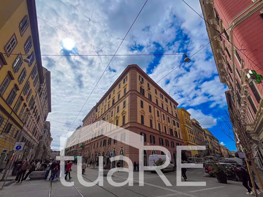 Immagine 18 di Negozio in vendita  in Via Degli Scipioni a Roma