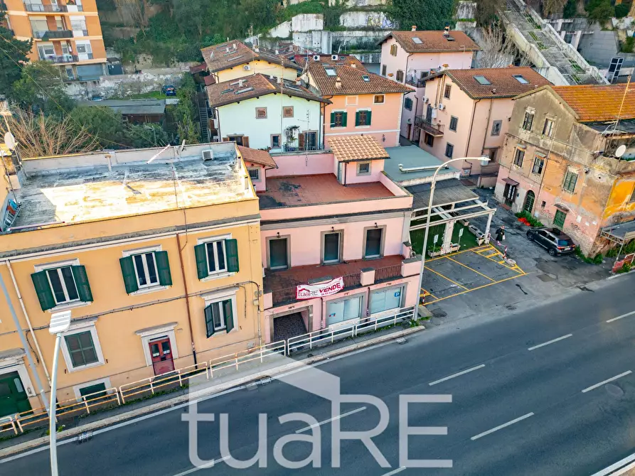 Immagine 25 di Negozio in vendita  in Corso Di Francia a Roma