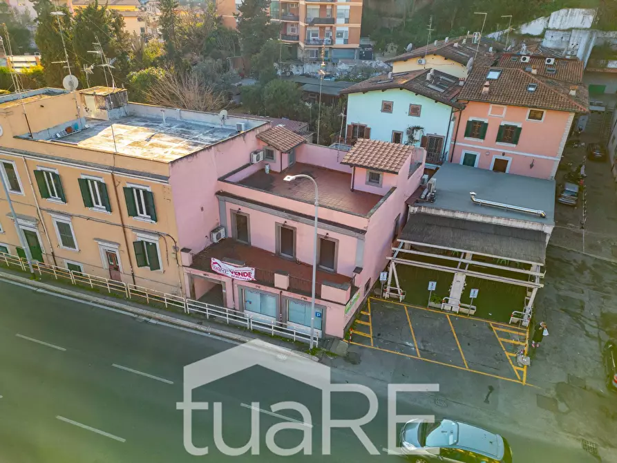 Immagine 28 di Negozio in vendita  in Corso Di Francia a Roma