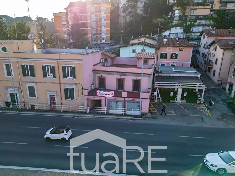 Immagine 31 di Negozio in vendita  in Corso Di Francia a Roma